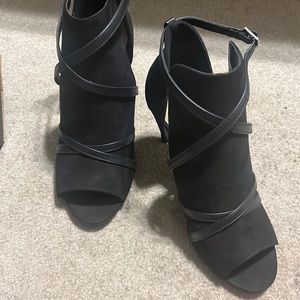 Christian Siriano Imma Black heel